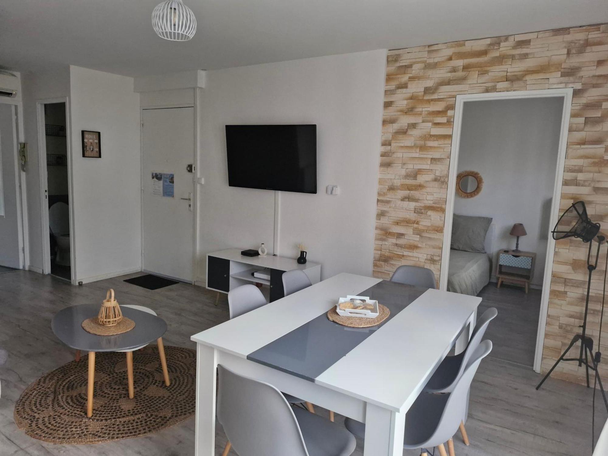 Escapade Montesquieu Apartment แปร์ปินญอง ภายนอก รูปภาพ